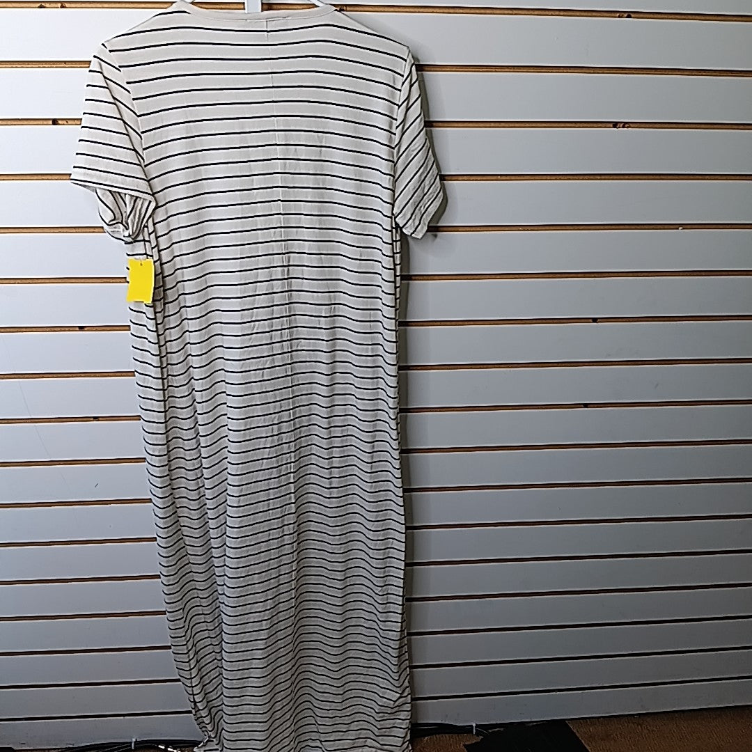 Hatch Size 2 MAT Nursing Top