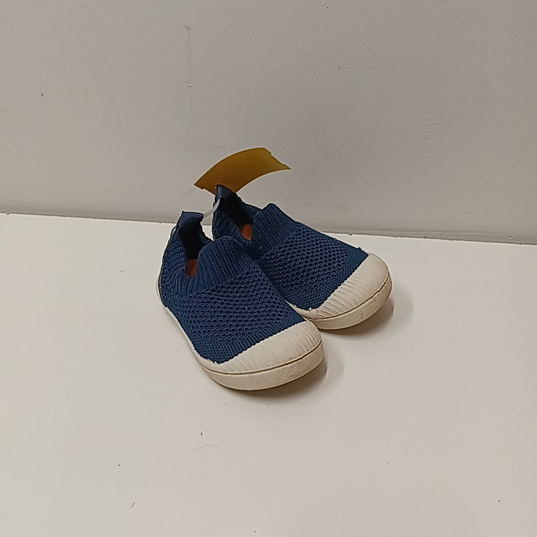 Cat & Jack 6C Water Shoes