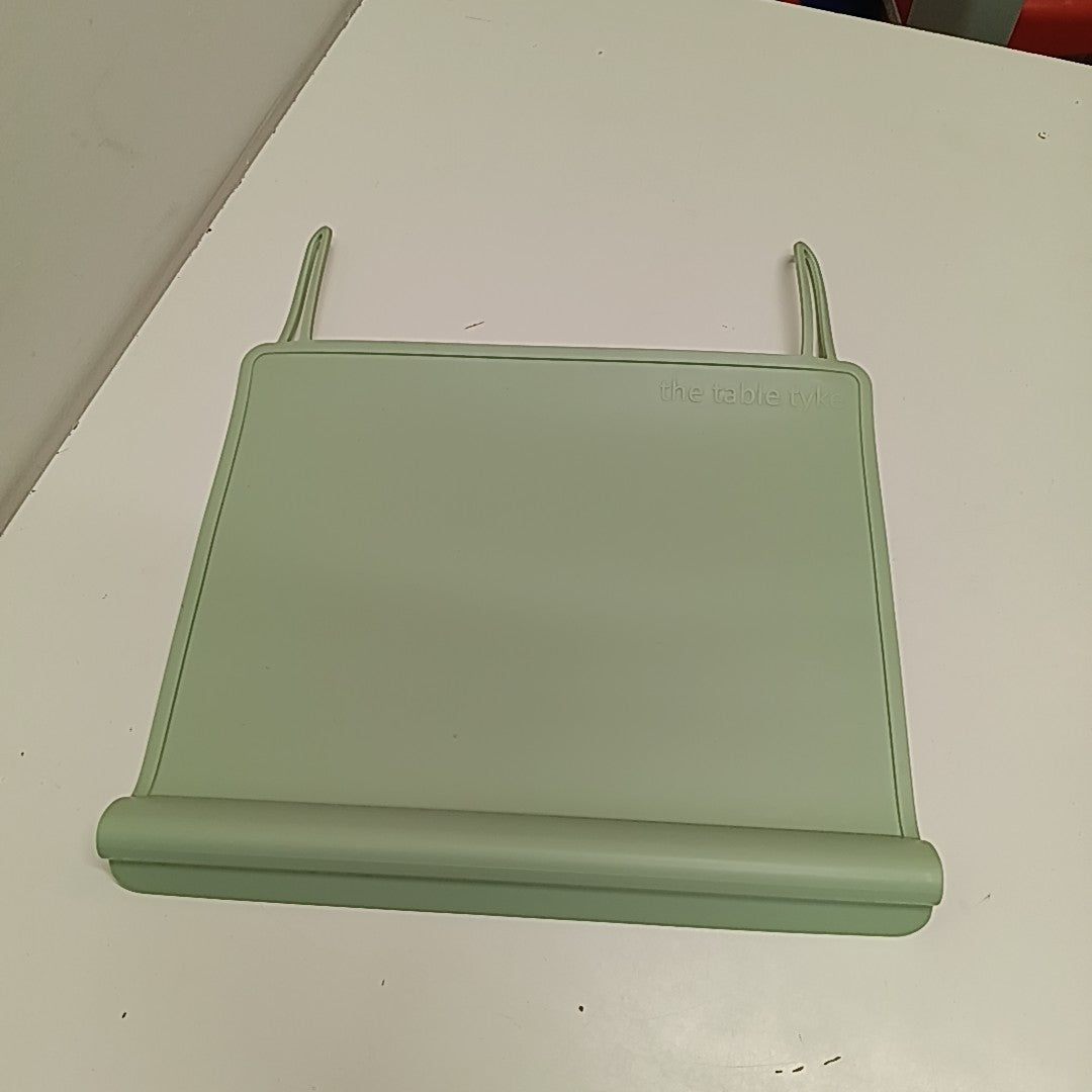 The Table Tyke Dish Set