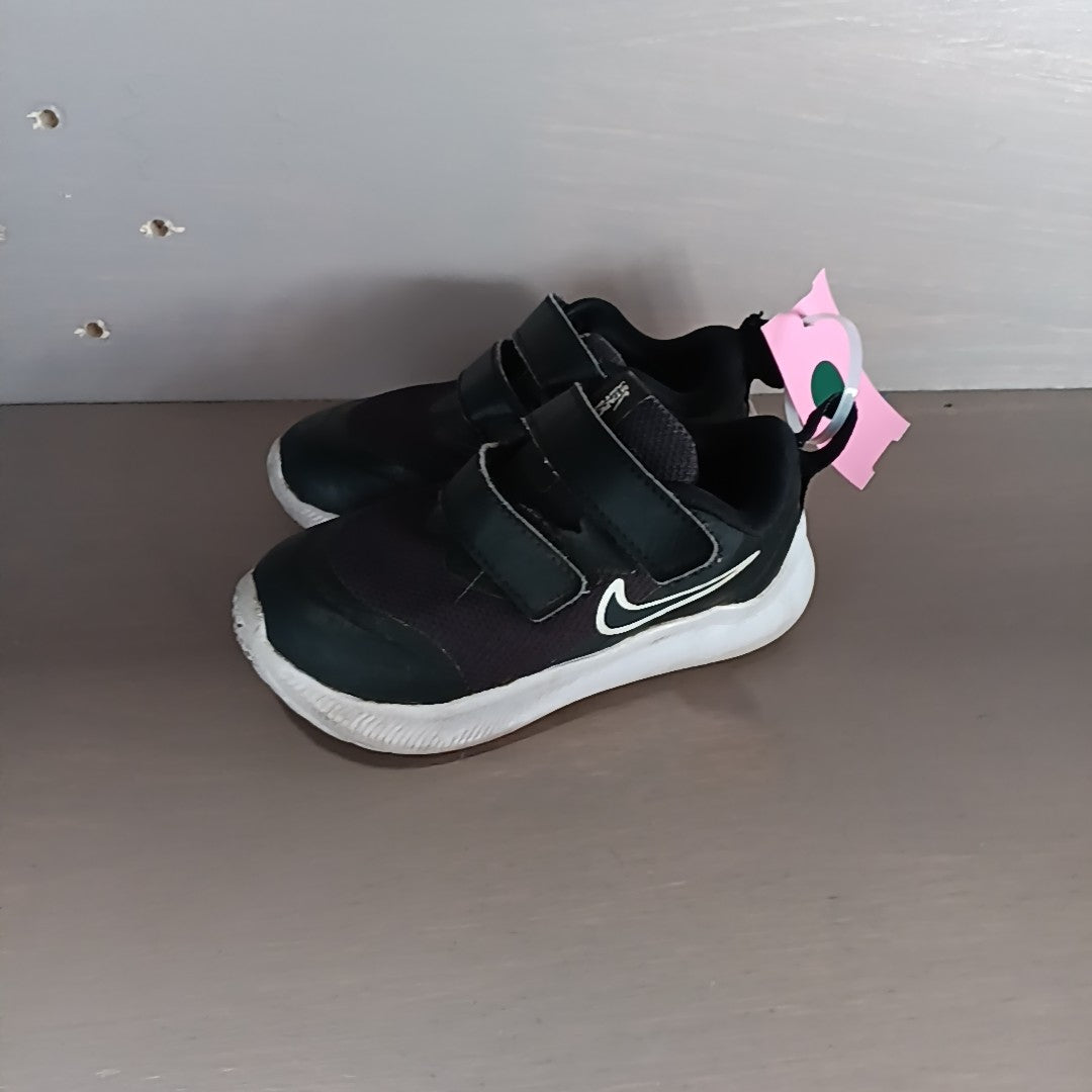 Nike 6C Tennis Shoes