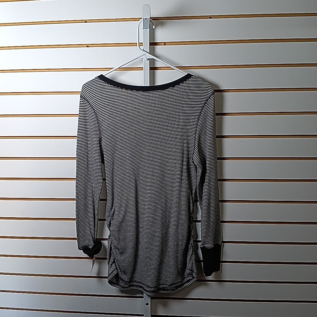Old Navy Size L MAT Shirt