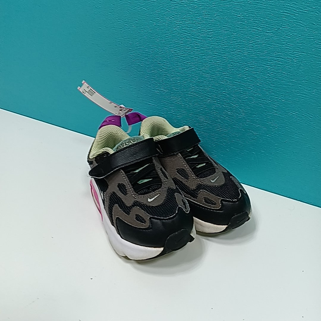 Nike 7C Tennis Shoes