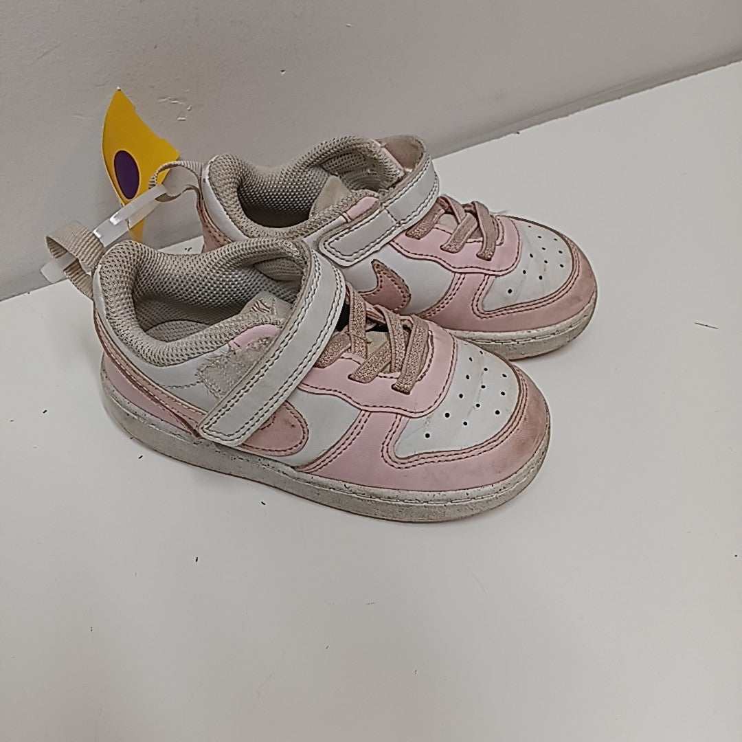 Nike 8C Tennis Shoes