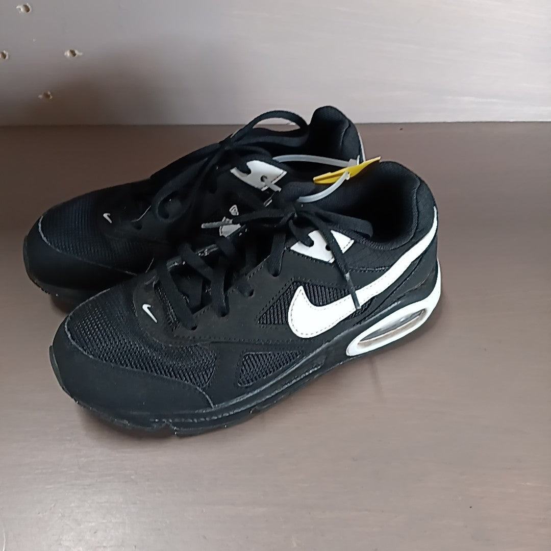 Nike 3Y Tennis Shoes