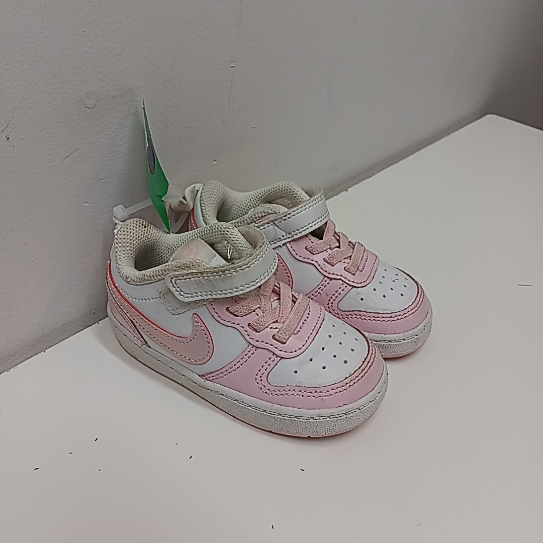 Nike 6C Tennis Shoes