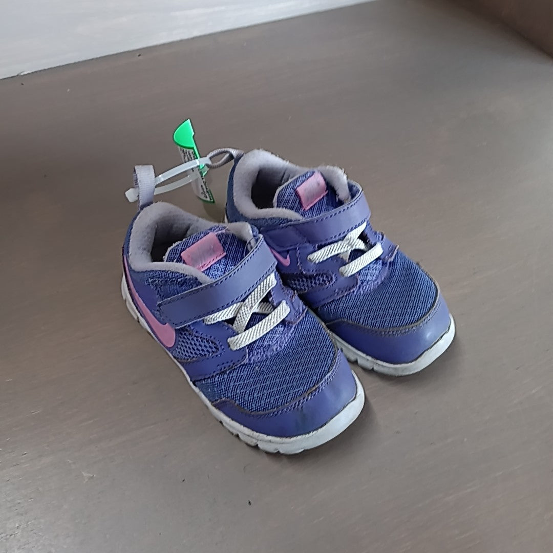 Nike 8C Tennis Shoes