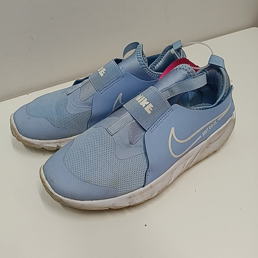 Nike 7Y Tennis Shoes