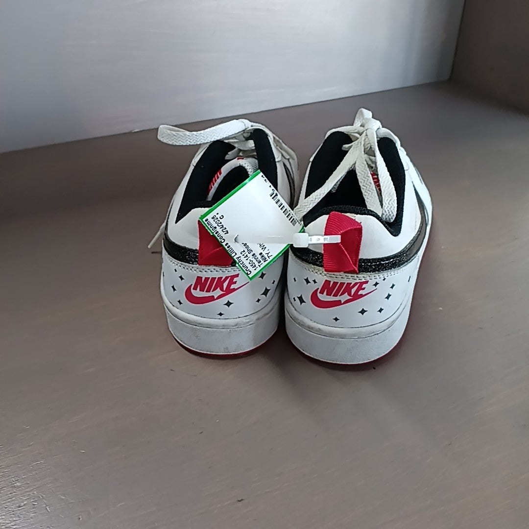 Nike 7Y Tennis Shoes