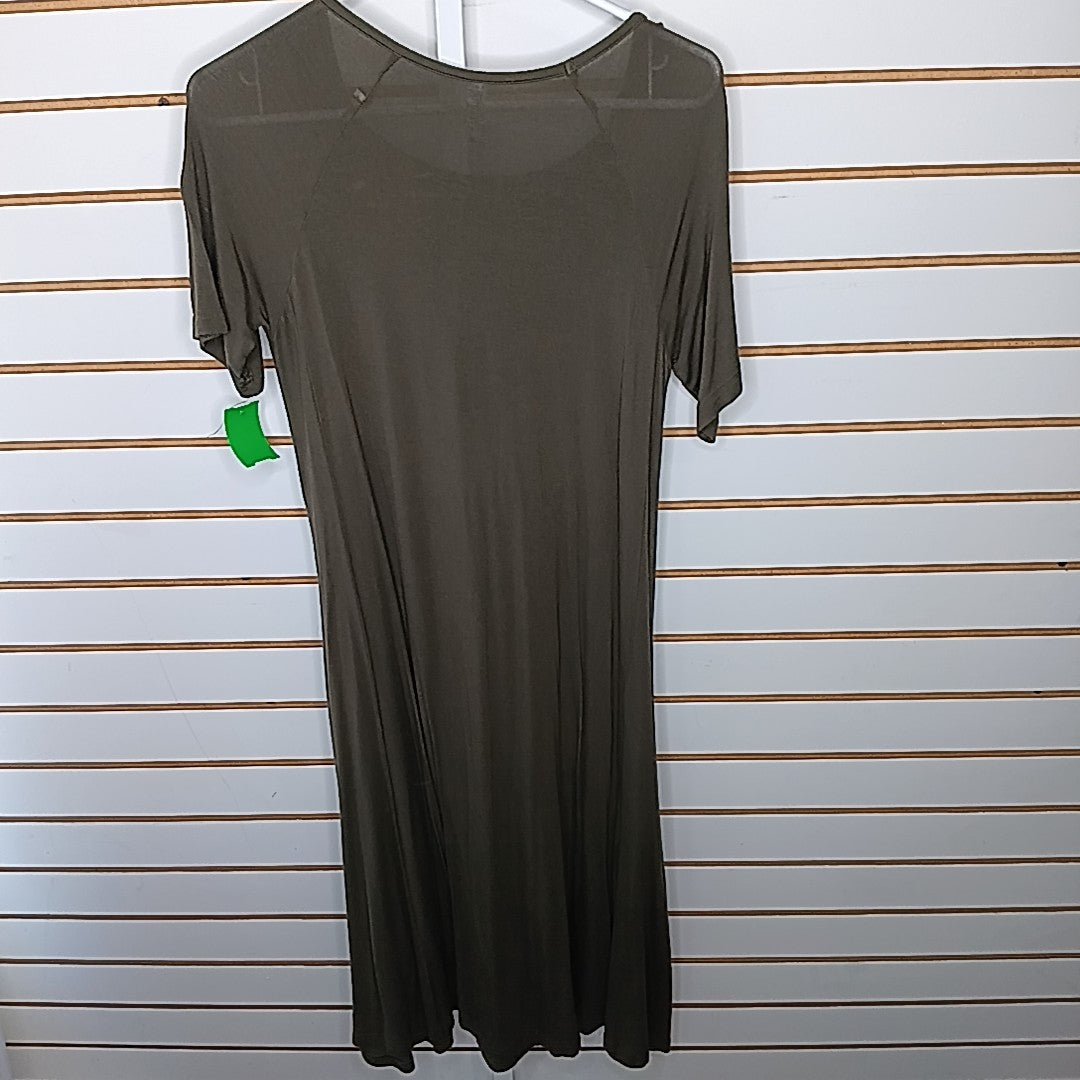 Latched Mama Size M MAT Nursing Top