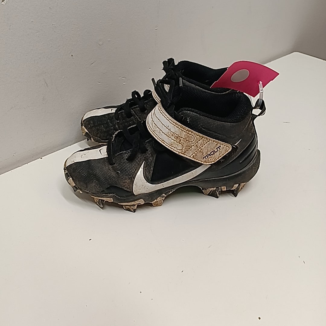 Nike 1Y Cleats