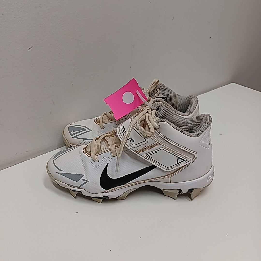 Nike 5Y Cleats