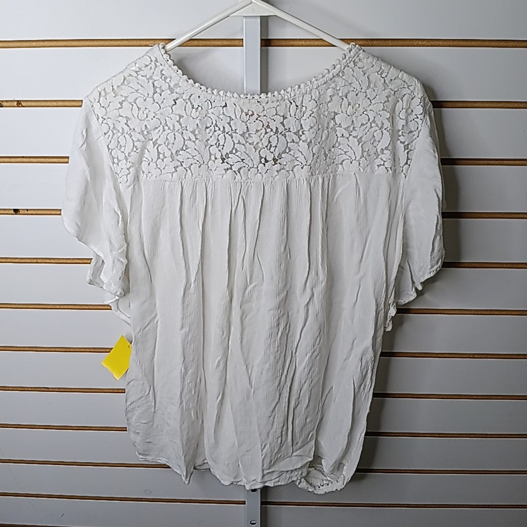 Jessica Simpson Size M MAT Nursing Top