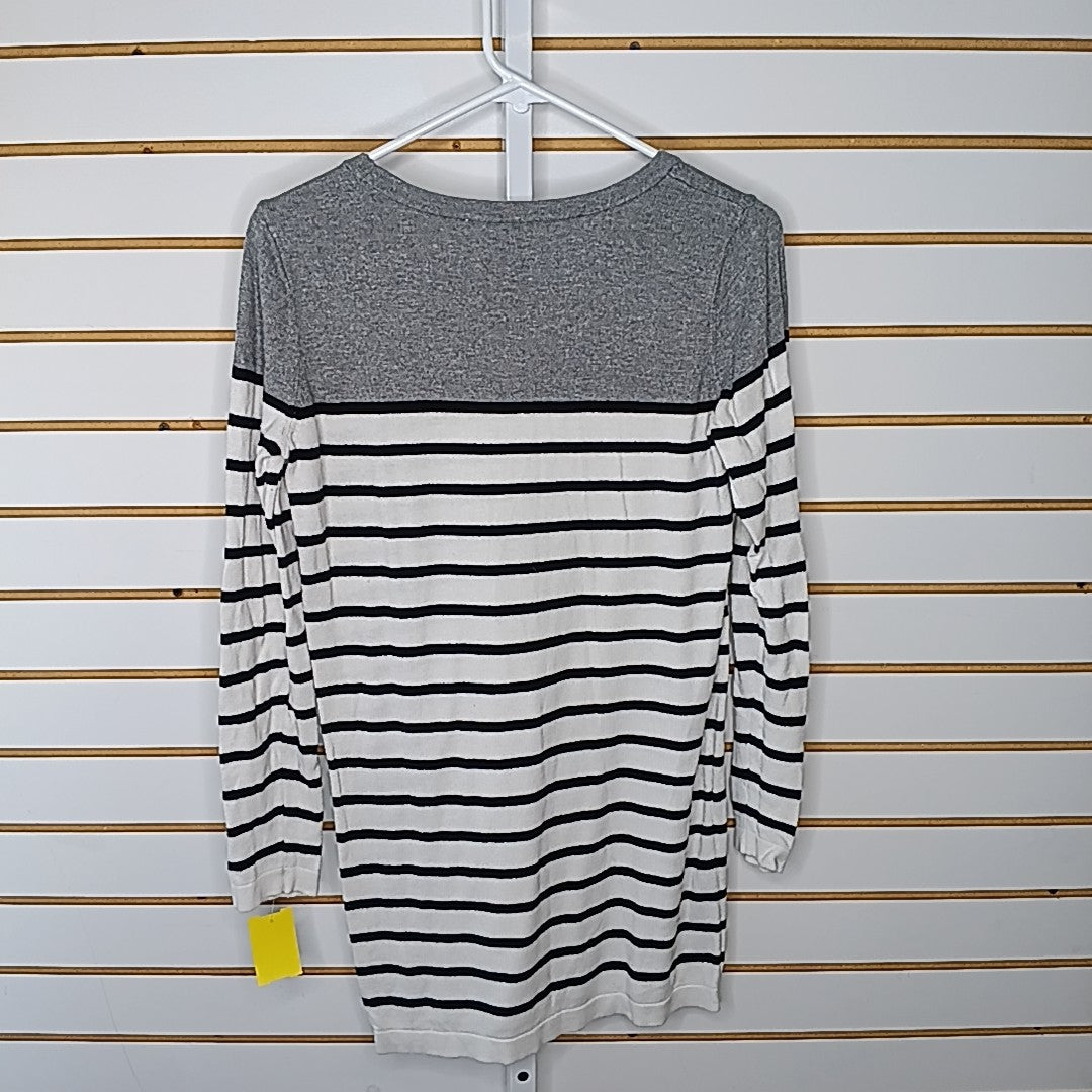 Motherhood Maternity Size M MAT Shirt