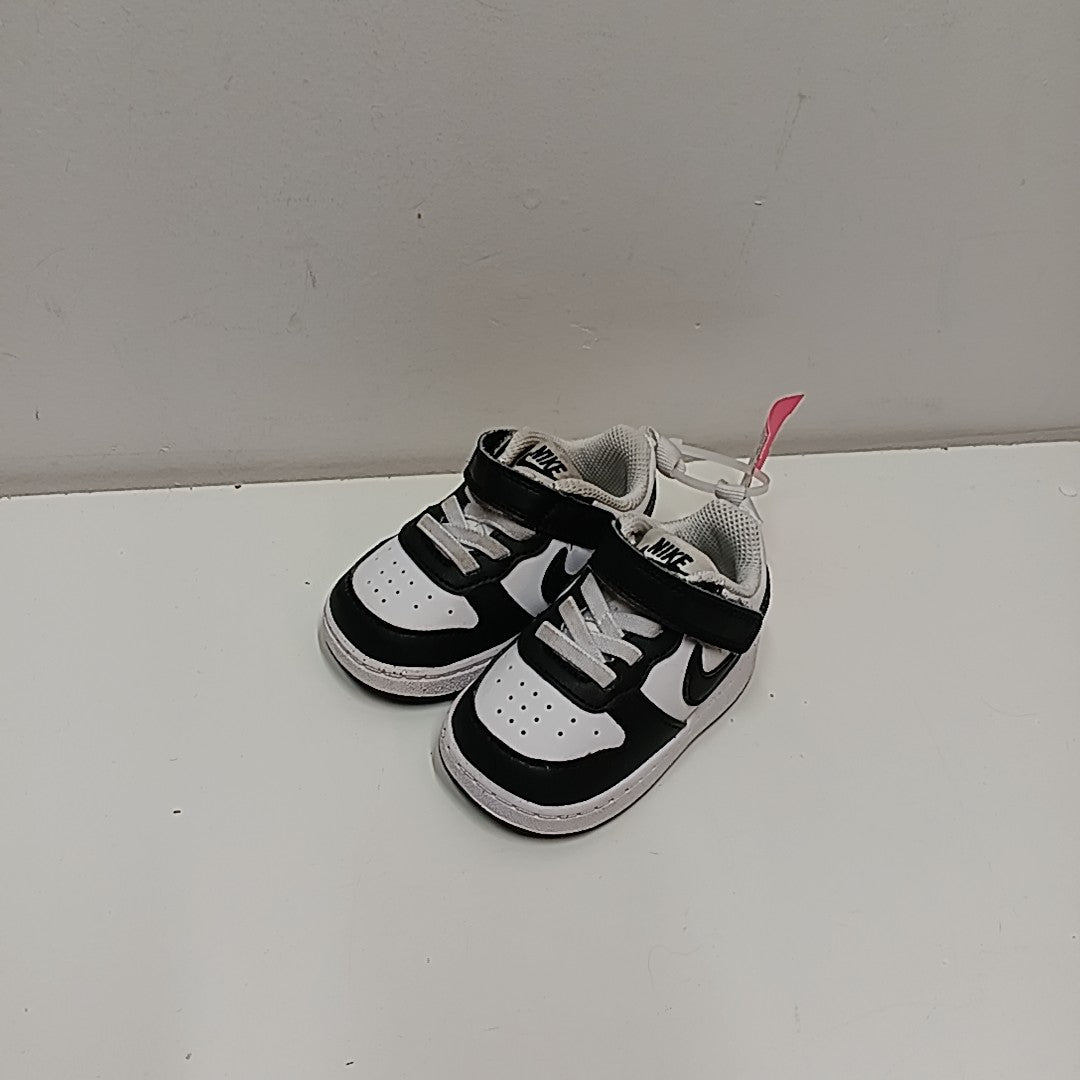 Nike 4C Tennis Shoes