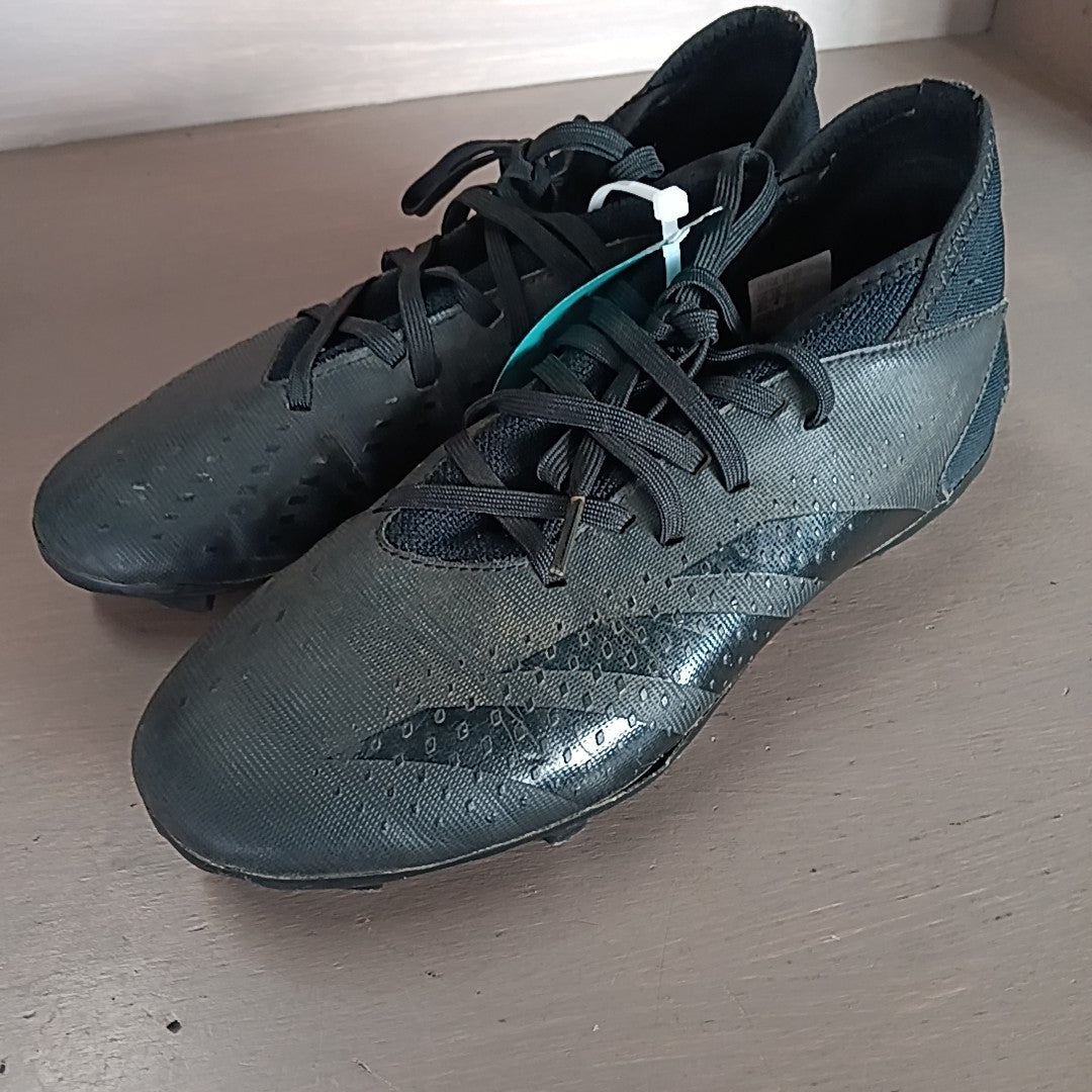 Adidas 4.5Y Cleats