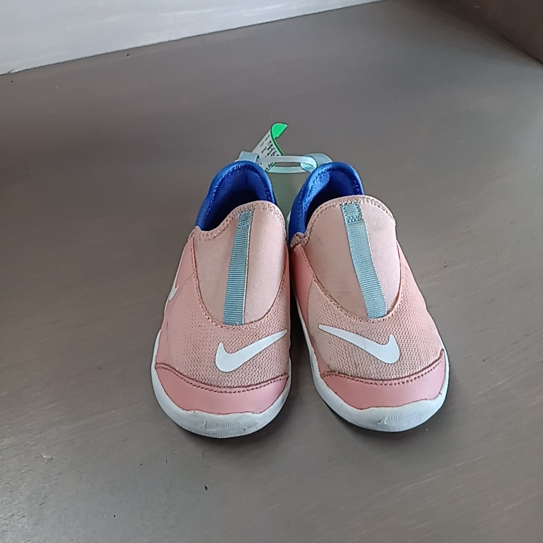 Nike 8C Tennis Shoes