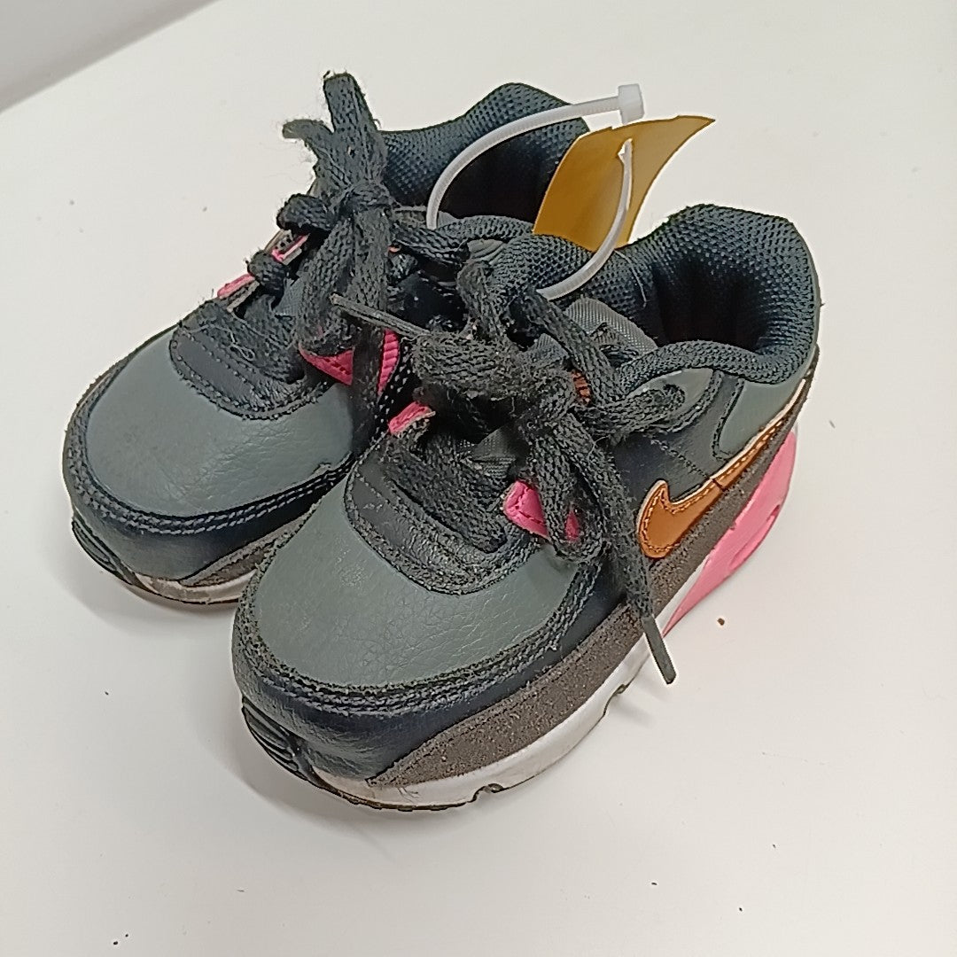 Nike 6C Tennis Shoes