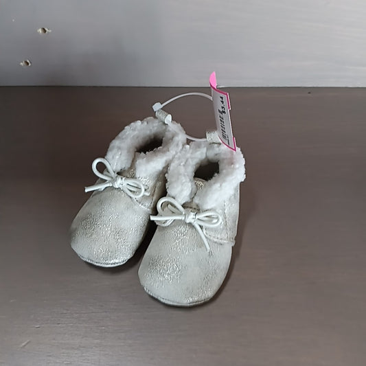 Just One You 3-6 Months Crib Shoes