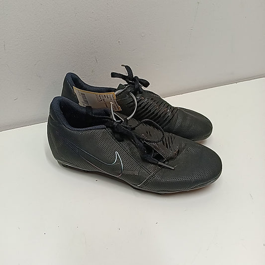 Nike 2.5Y Cleats