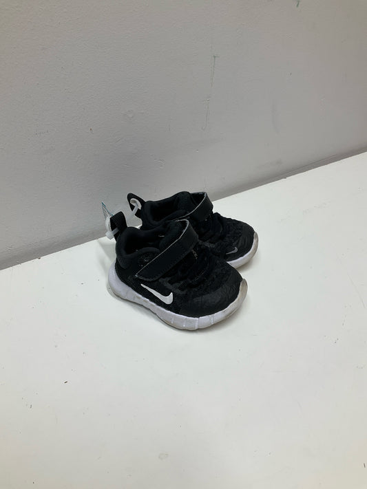 Nike 3C Tennis Shoes