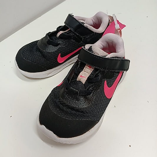 Nike 9C Tennis Shoes