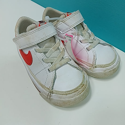 Nike 7C Tennis Shoes