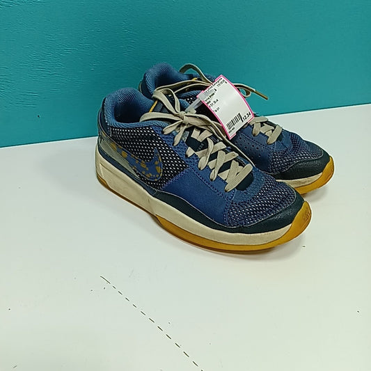 Nike 4.5Y Tennis Shoes