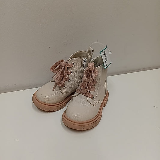 Cat & Jack 6C Boots