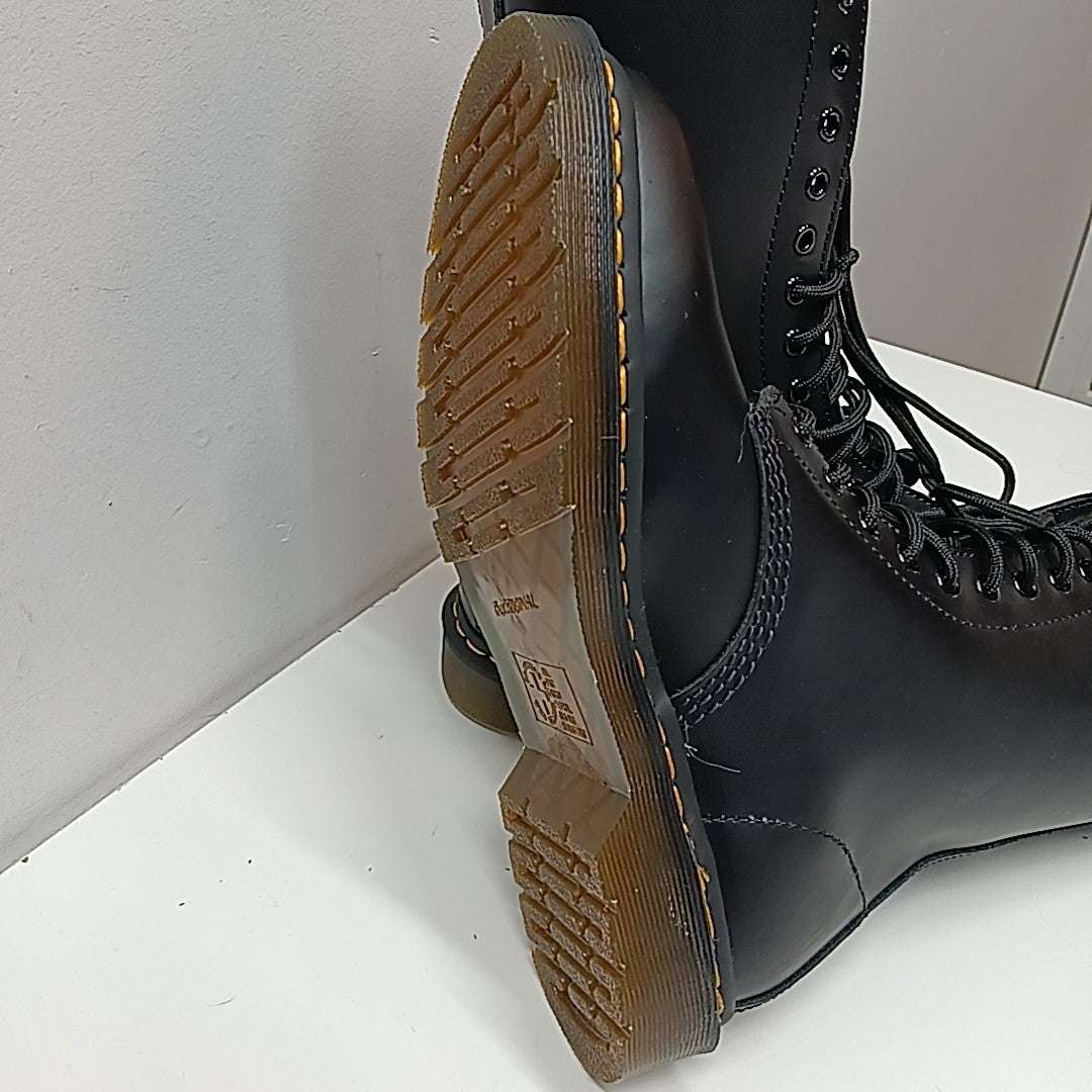Dr. Martens 9 Boots