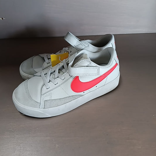 Nike 3Y Tennis Shoes