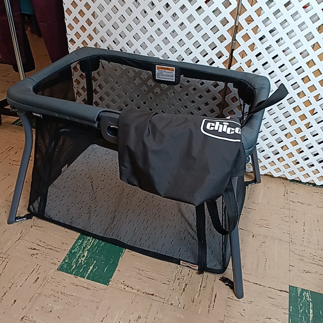 Chicco Play Pen