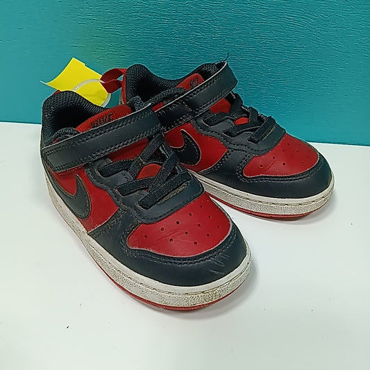 Nike 8C Tennis Shoes