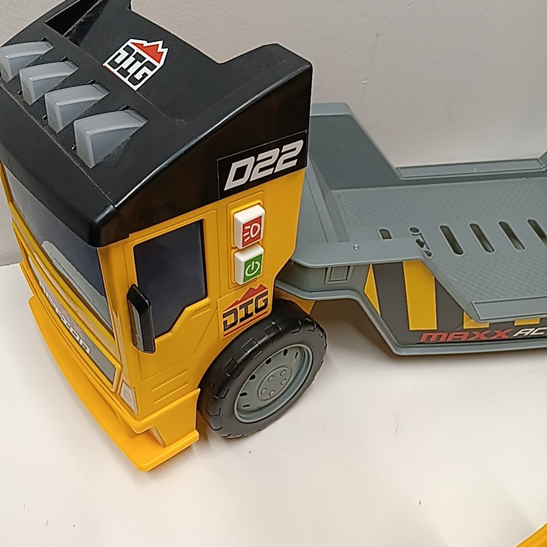 Maxx Action Truck