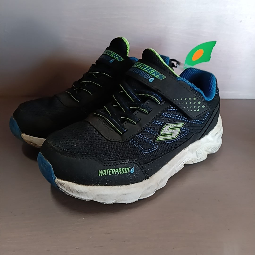Sketchers 1Y Tennis Shoes