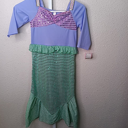 8 Costume