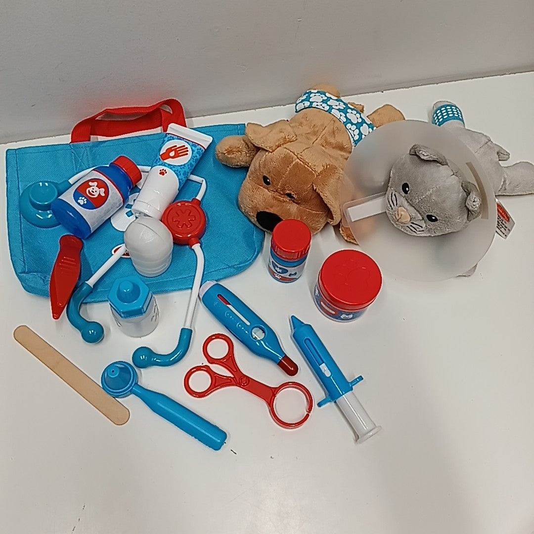 Melissa and Doug Action Set