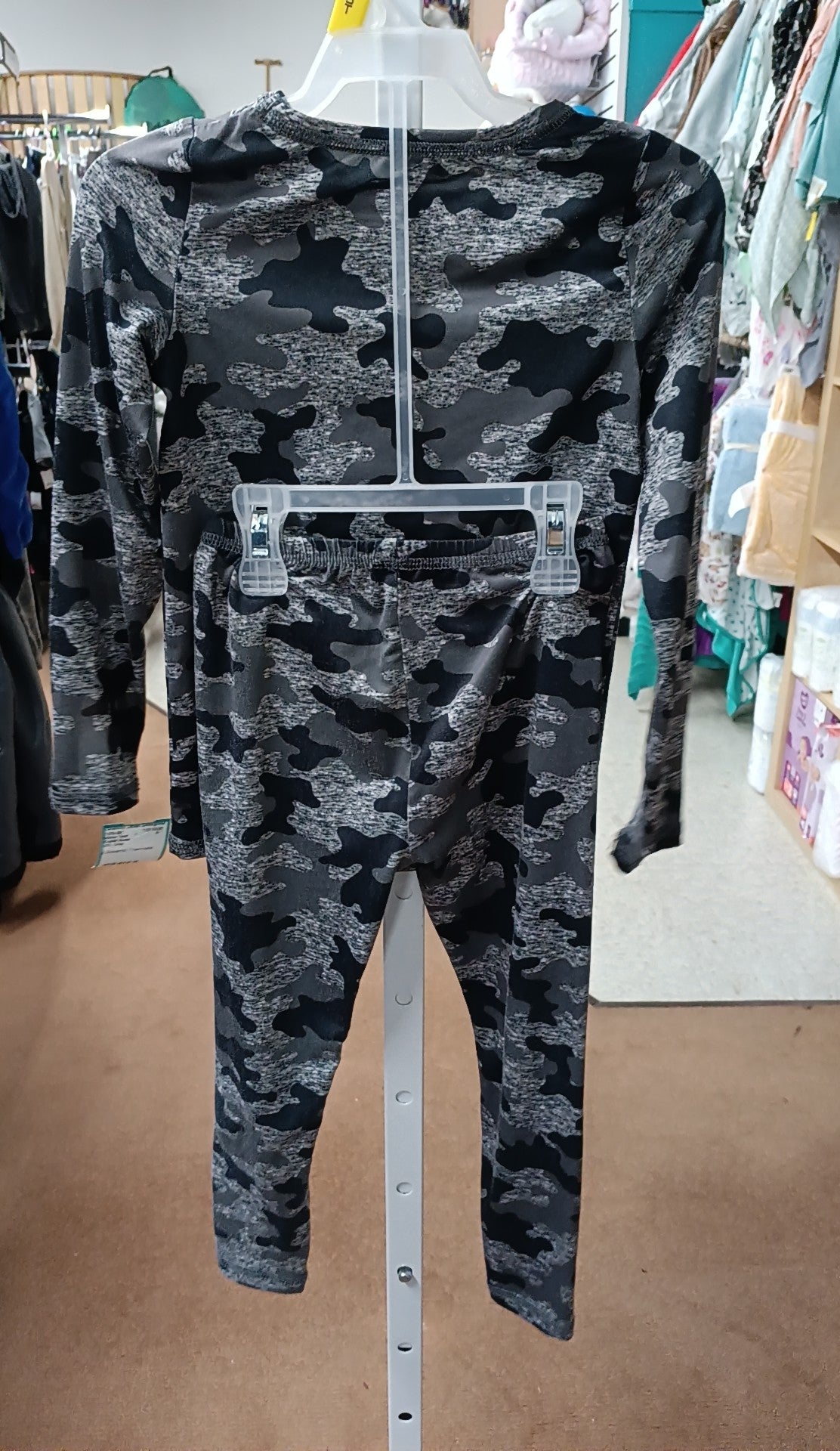 Cuddl Duds 2/3 Winter Gear