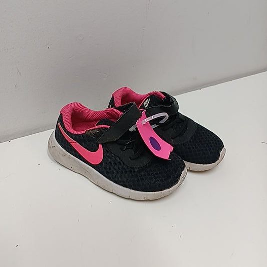 Nike 9C Tennis Shoes