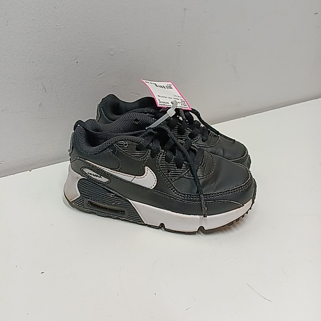 Nike 10C Tennis Shoes