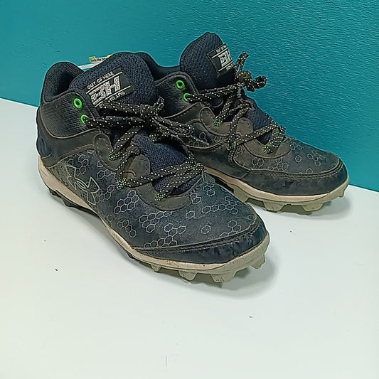 Under Armour 5Y Cleats