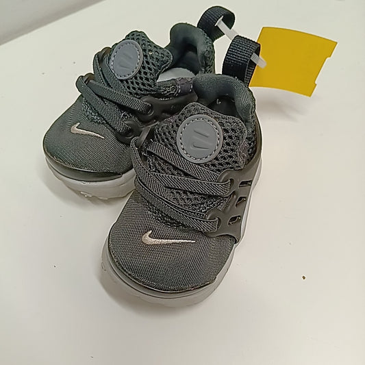 Nike 4C Tennis Shoes