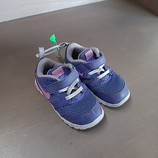Nike 8C Tennis Shoes