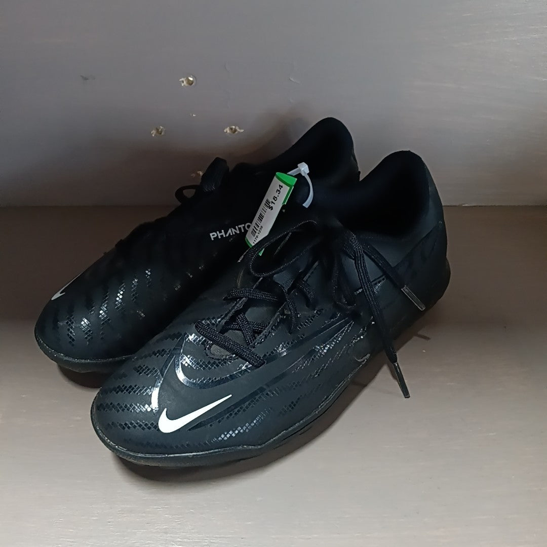 Nike 5Y Cleats