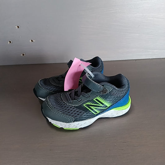 New Balance 6.5c Tennis Shoes