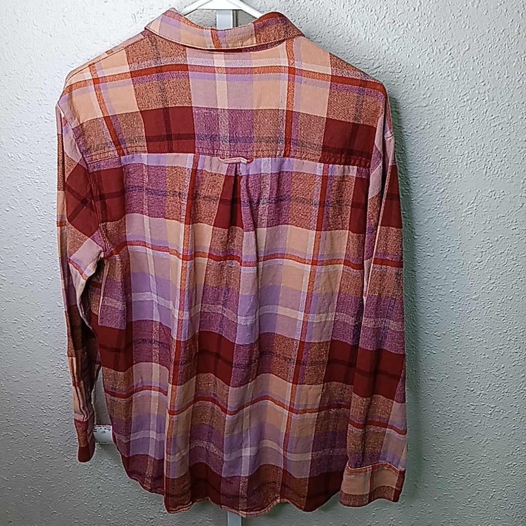 Old Navy Size M MAT Shirt