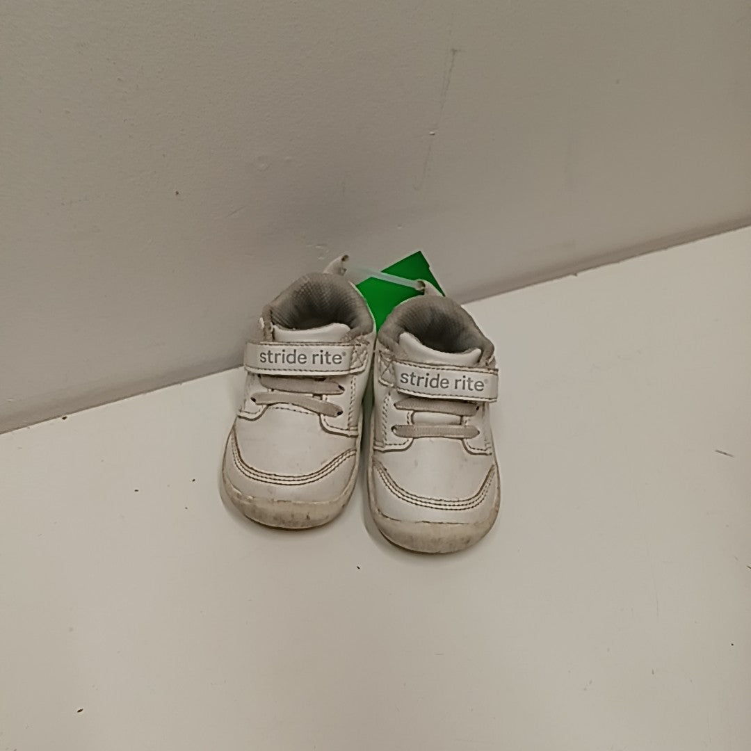 StrideRite 4C Tennis Shoes