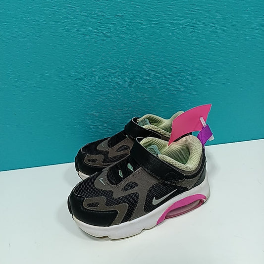 Nike 7C Tennis Shoes