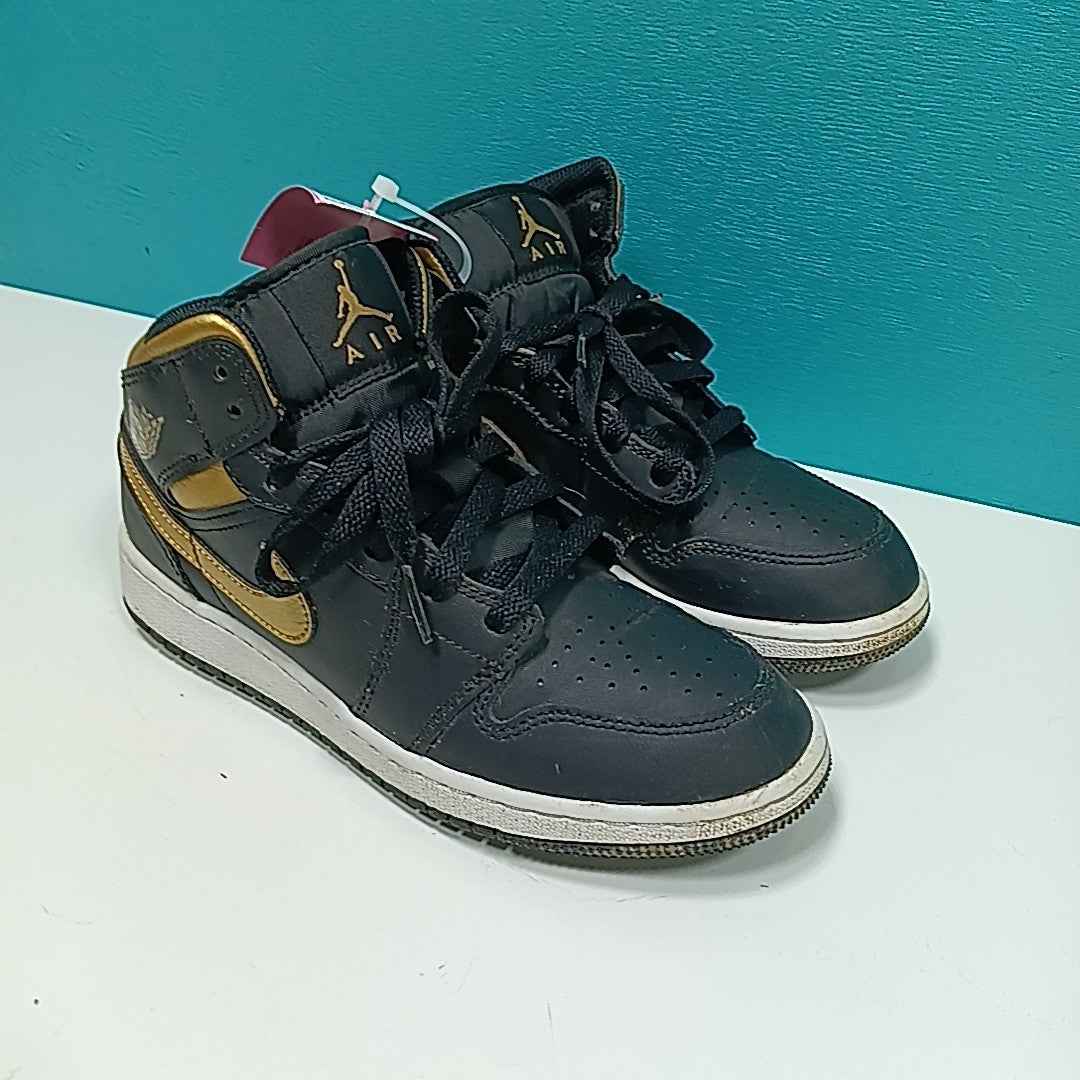 Nike 4.5Y Tennis Shoes