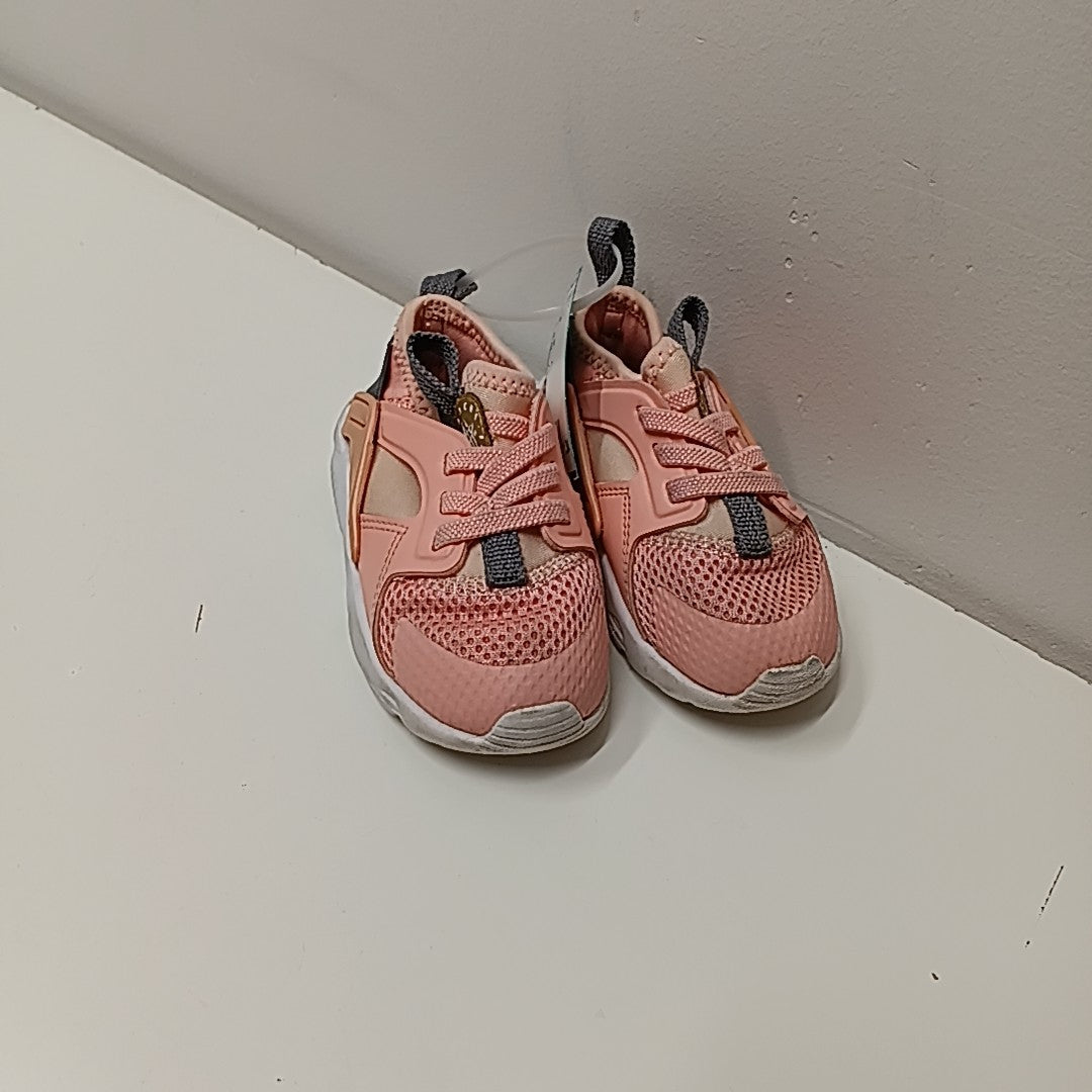 Nike 6C Tennis Shoes