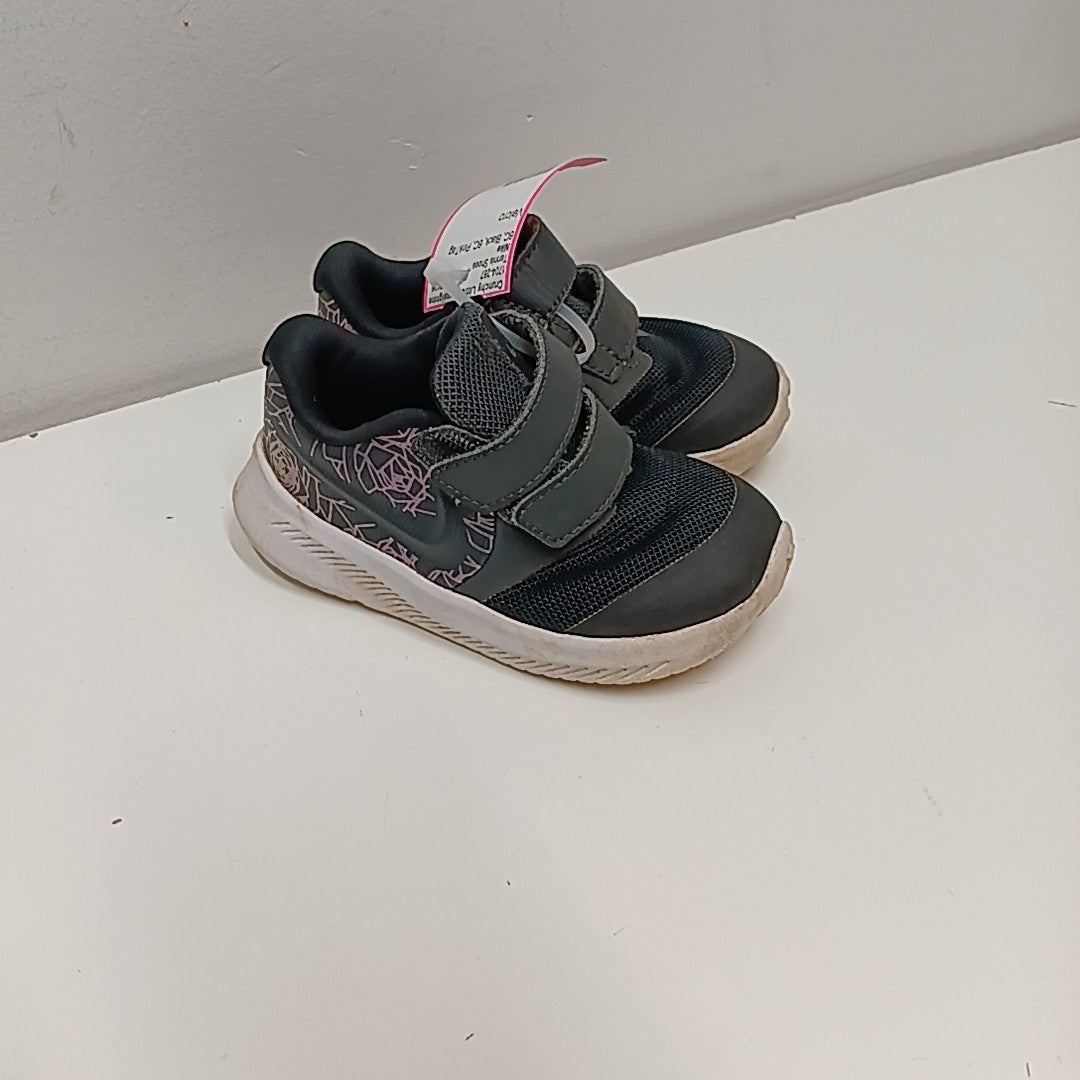 Nike 6C Tennis Shoes